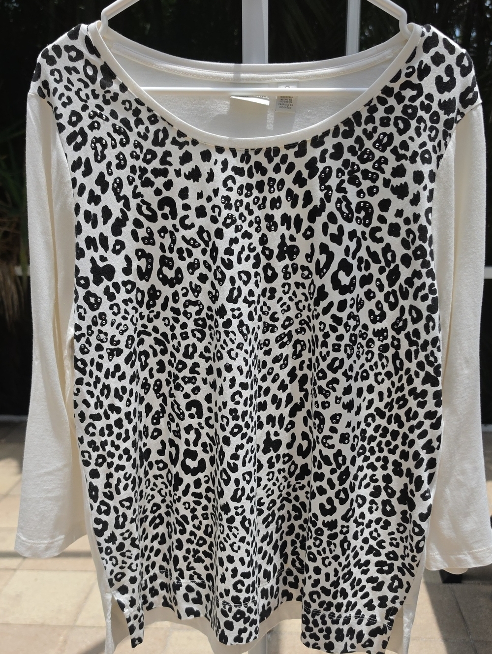 ZENERGY BY CHICO'S Cream and Black Leopard Print Top